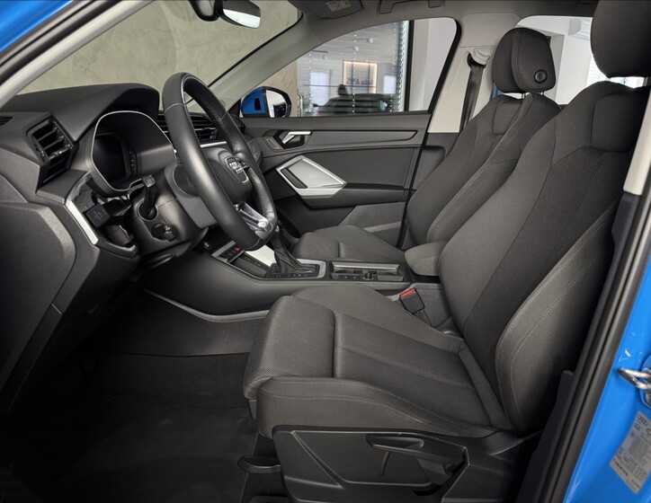 Audi Q3 27