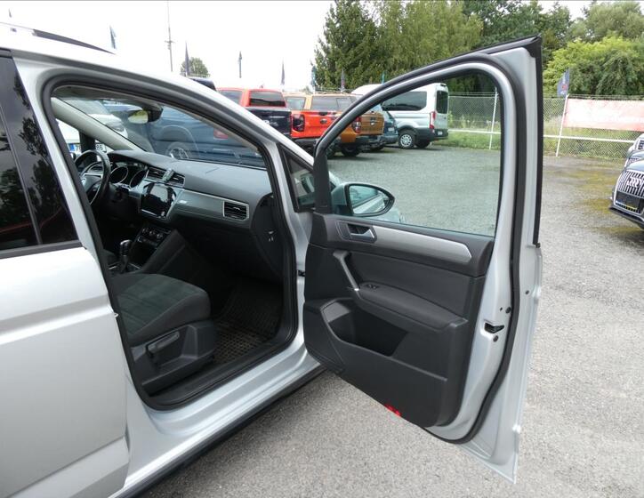 Volkswagen Touran 26
