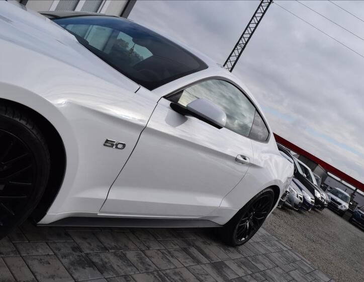 Ford Mustang 8