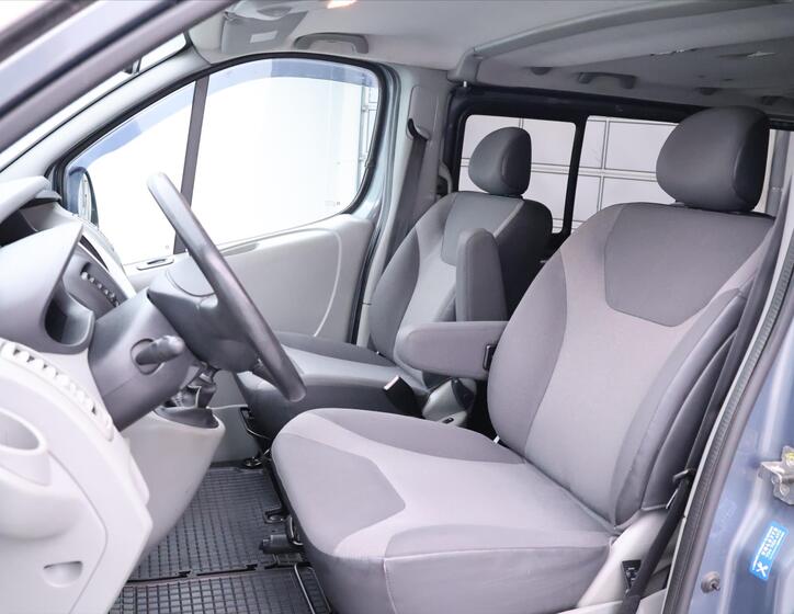 Renault Trafic 12
