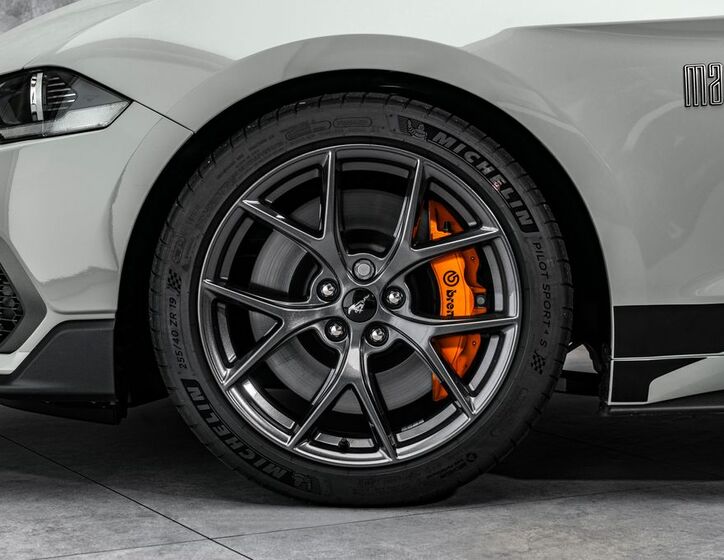 Ford Mustang 2
