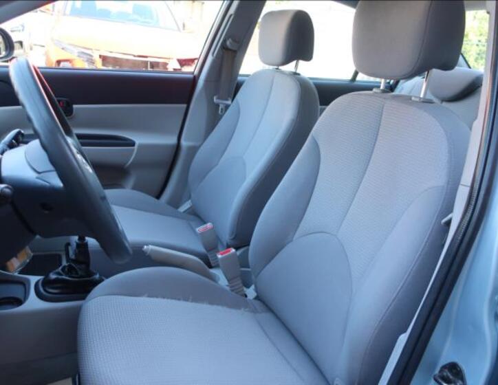 Hyundai Accent 10