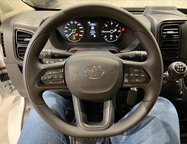 Toyota ProAce 13