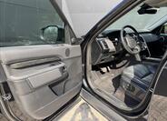 Land Rover Discovery 10