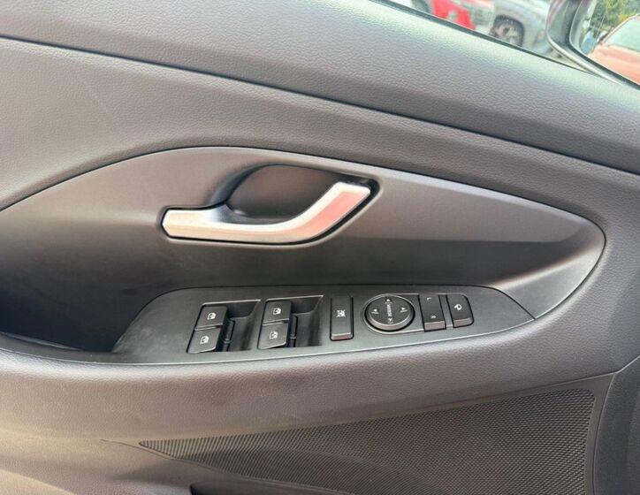 Hyundai i30 8