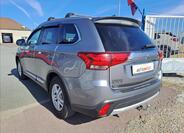 Mitsubishi Outlander 4
