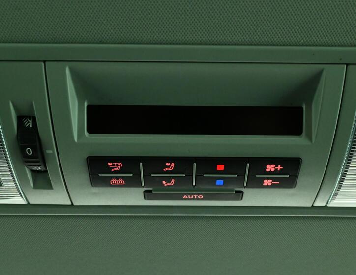 Volkswagen Multivan 21