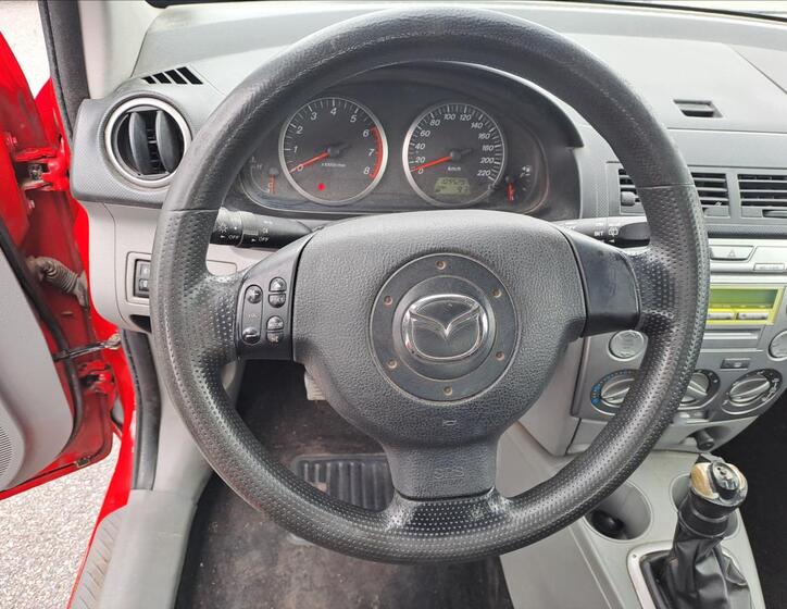 Mazda 2 11