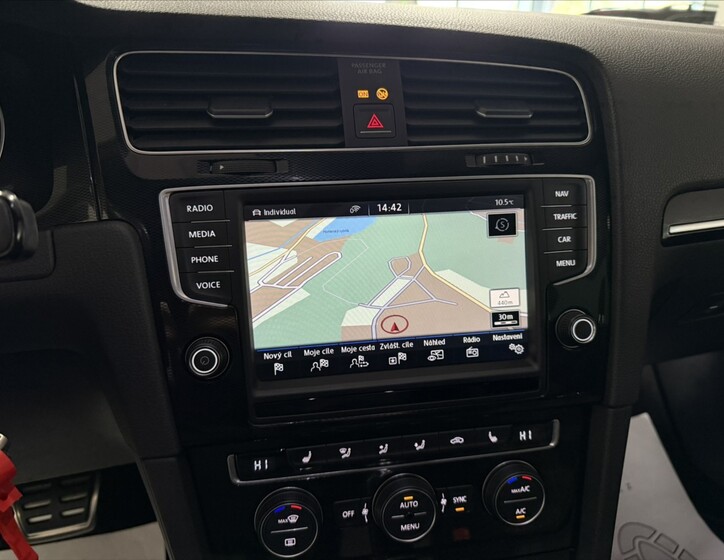 Volkswagen Golf 13