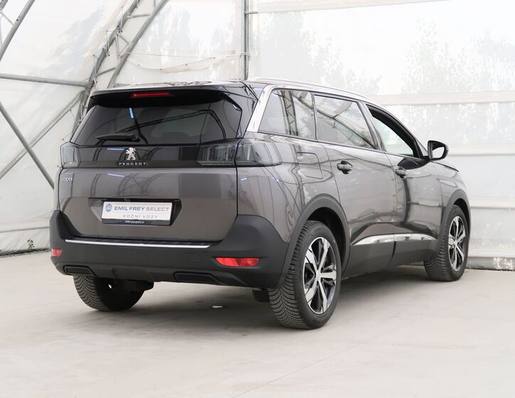 Peugeot 5008 6