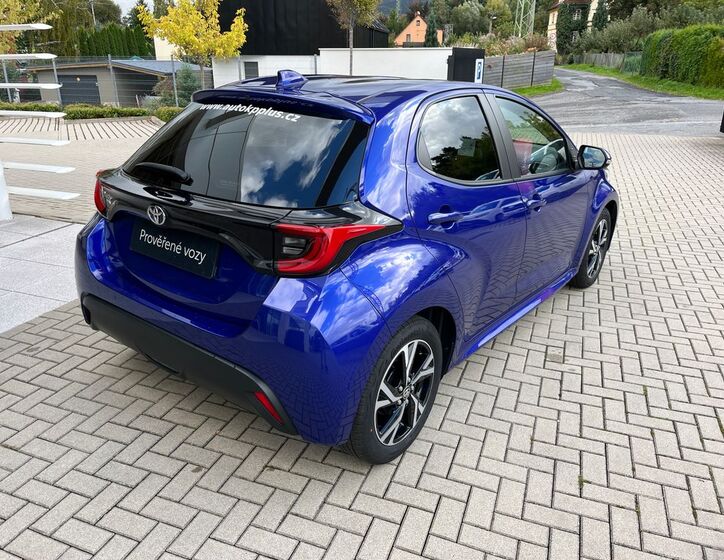 Toyota Yaris 6