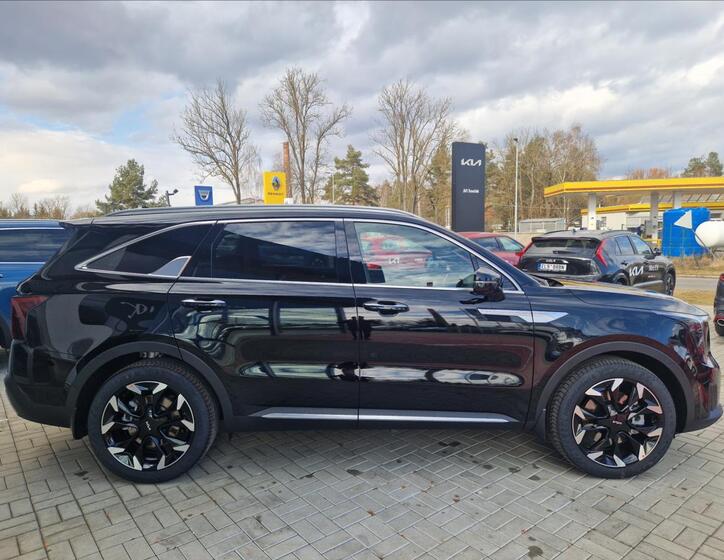 KIA Sorento 4