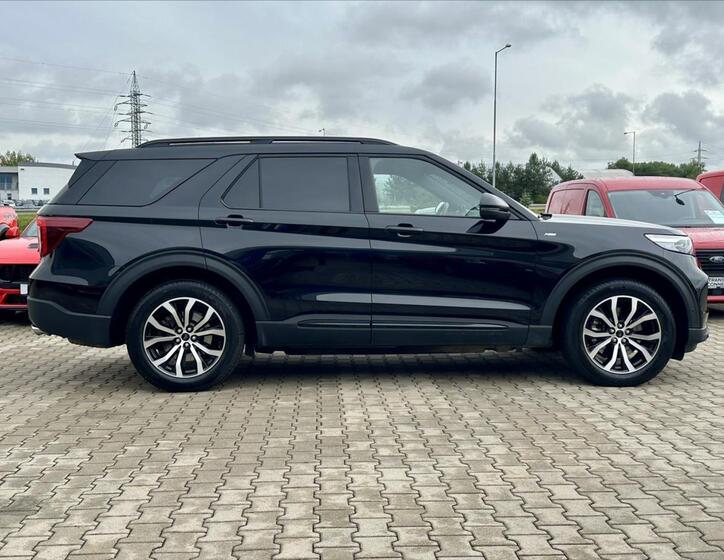 Ford Explorer 6
