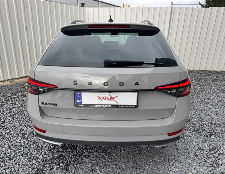 Škoda Superb 12