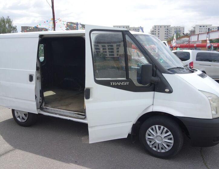 Ford Transit 12