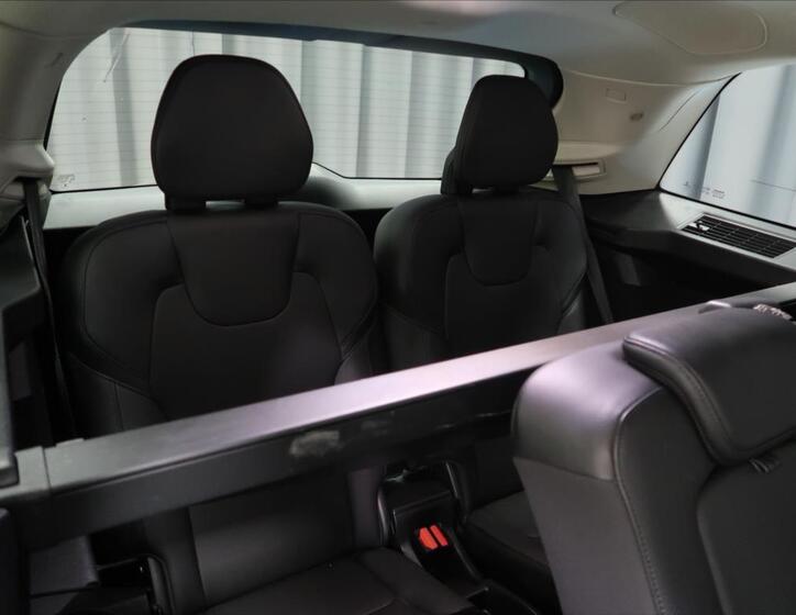 Volvo XC90 12