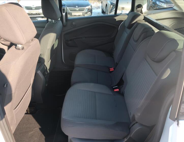Ford Grand C-MAX 17