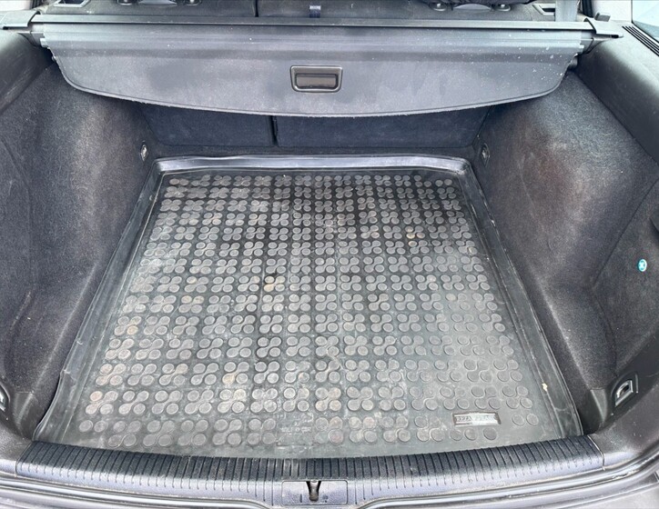 Volkswagen Golf 16