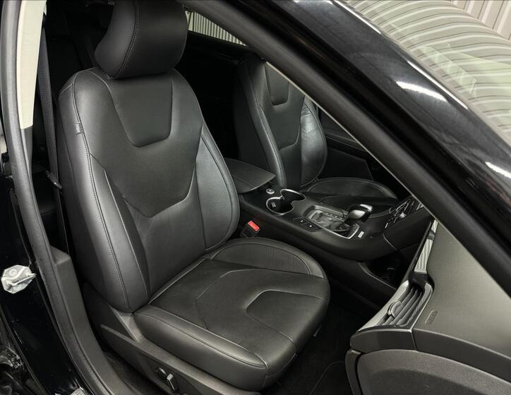 Ford Mondeo 37