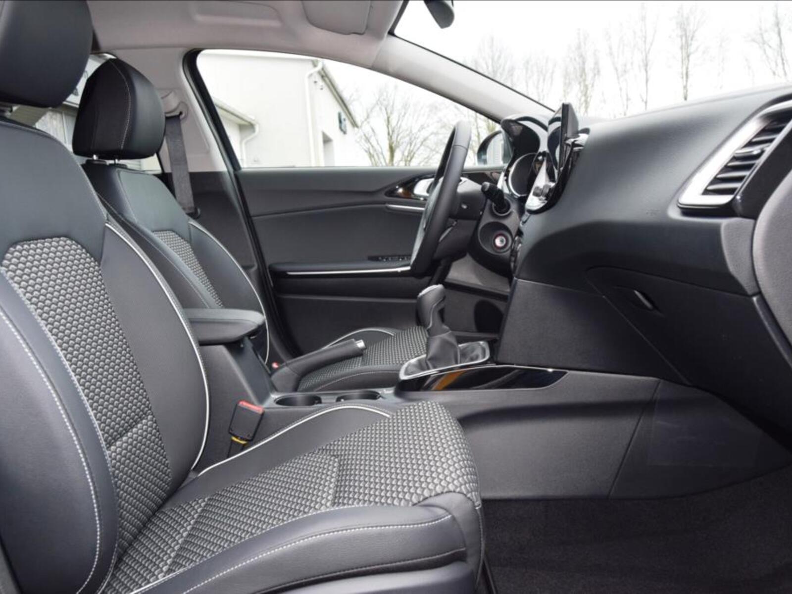 KIA XCeed 4