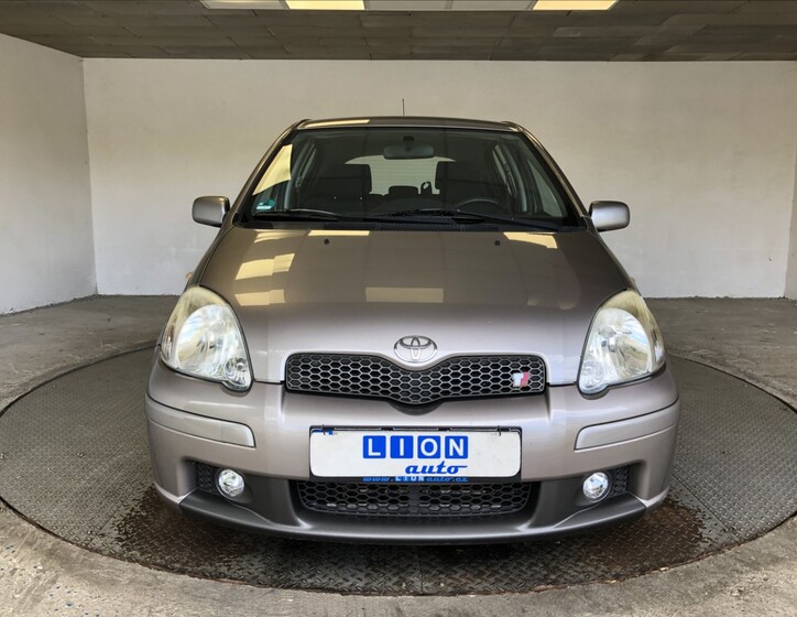 Toyota Yaris 2