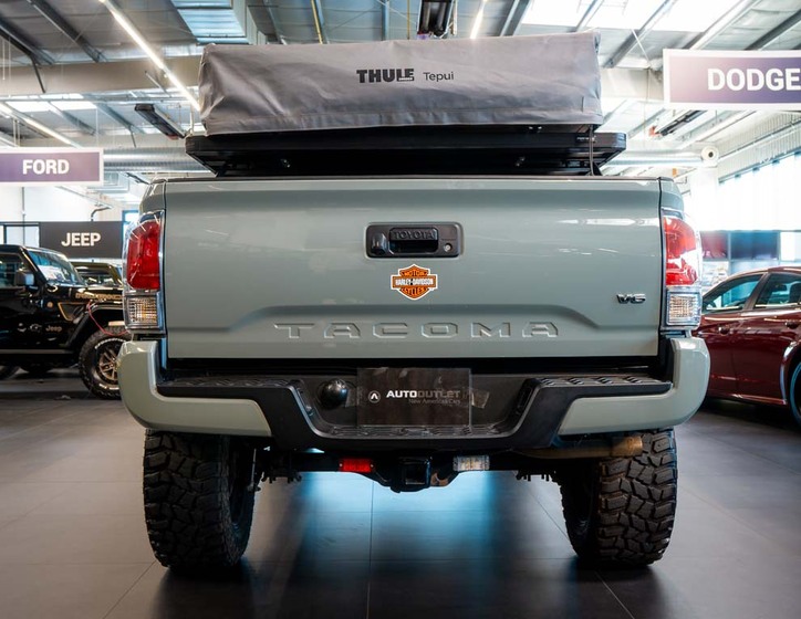 Toyota Tacoma 4