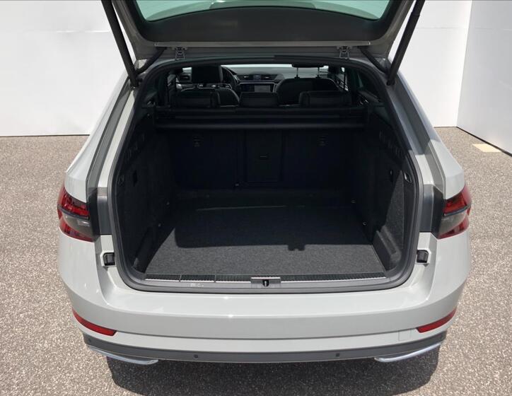 Škoda Superb 11