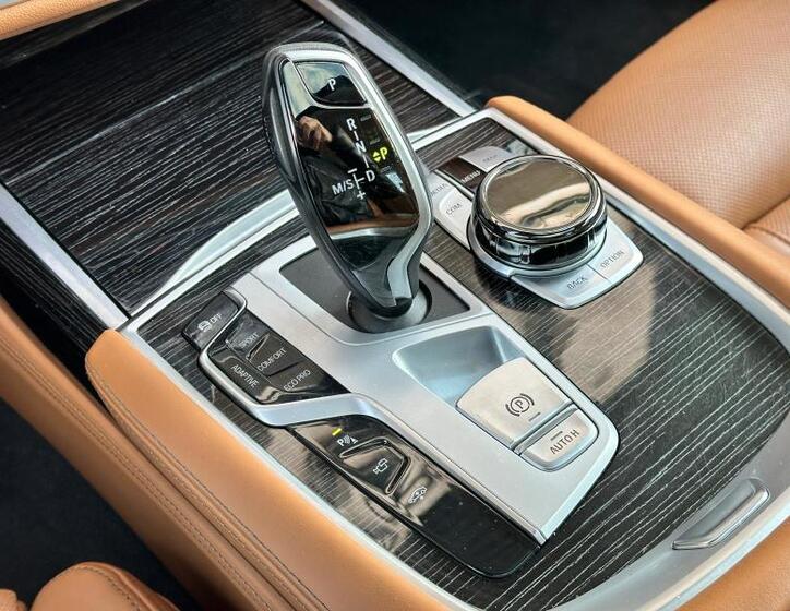BMW Řada 7 15