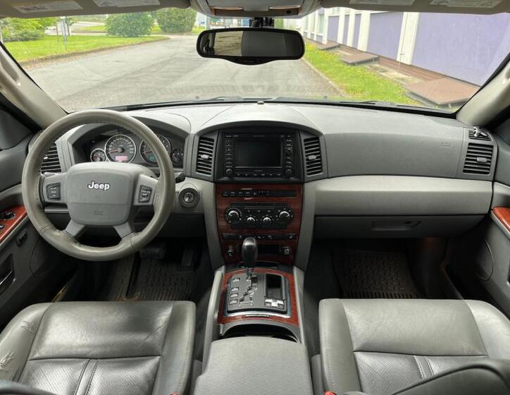 Jeep Grand Cherokee 29