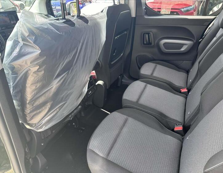 Toyota ProAce 8
