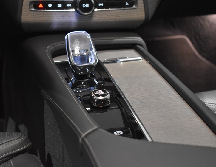 Volvo XC90 16