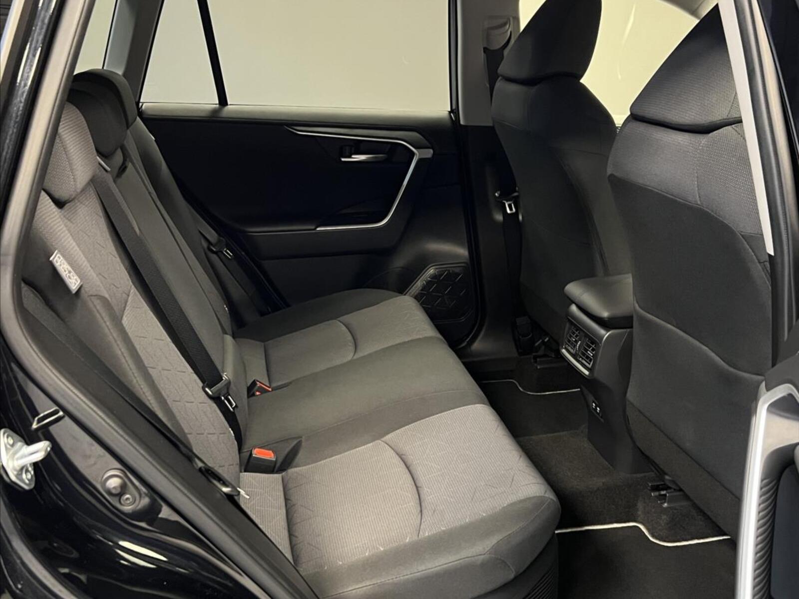 Toyota RAV4 10