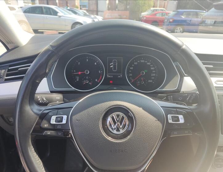 Volkswagen Passat 11