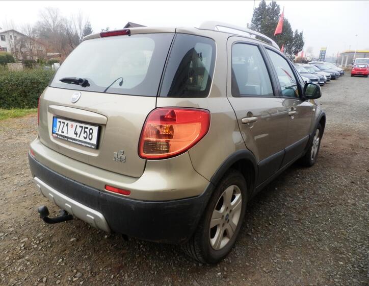 Fiat Sedici 4