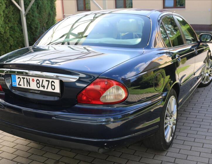 Jaguar X-Type 12