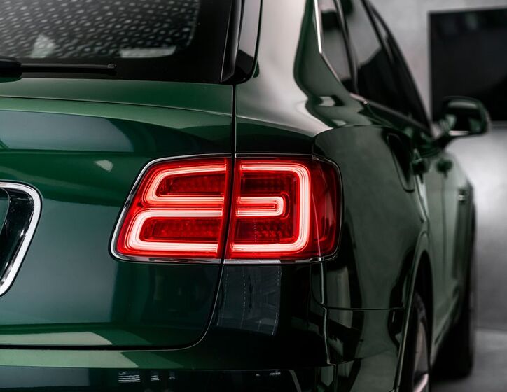 Bentley Bentayga 10