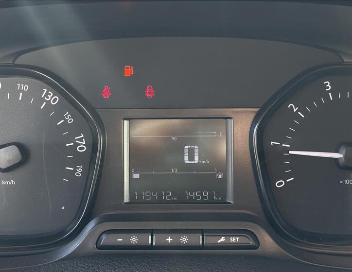 Opel Vivaro 10