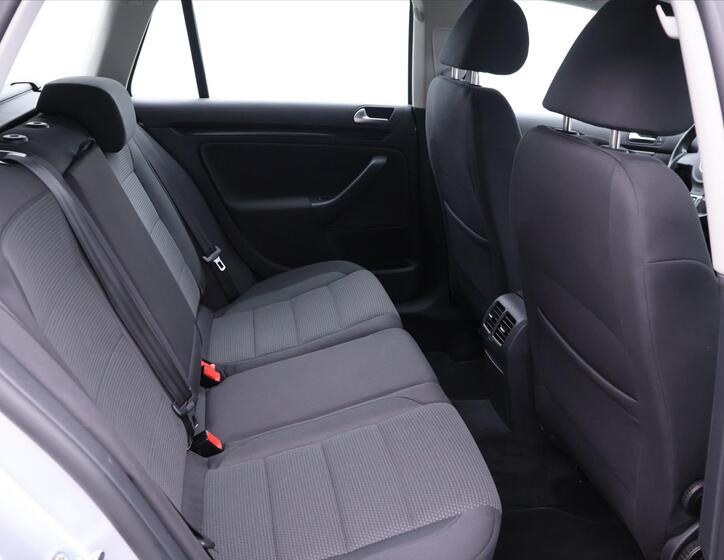 Volkswagen Golf 15