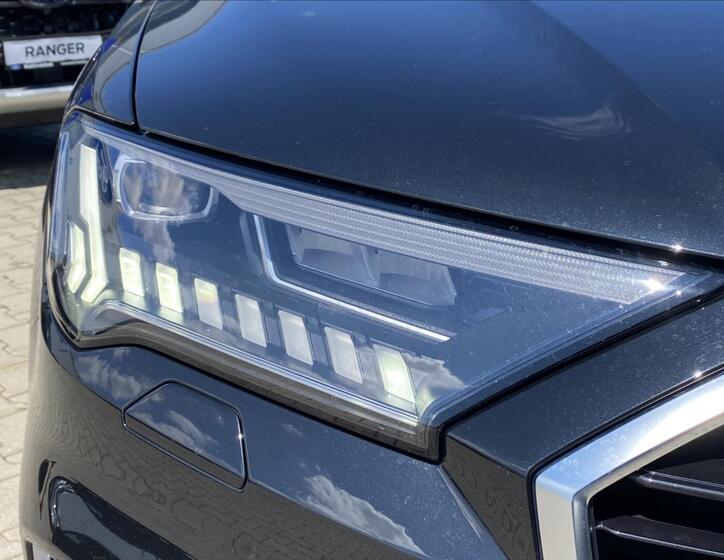 Audi Q7 9