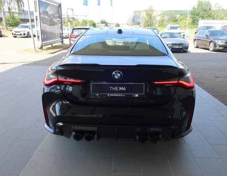 BMW M4 6