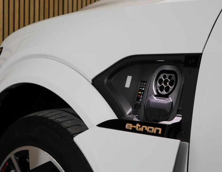 Audi e-tron 14