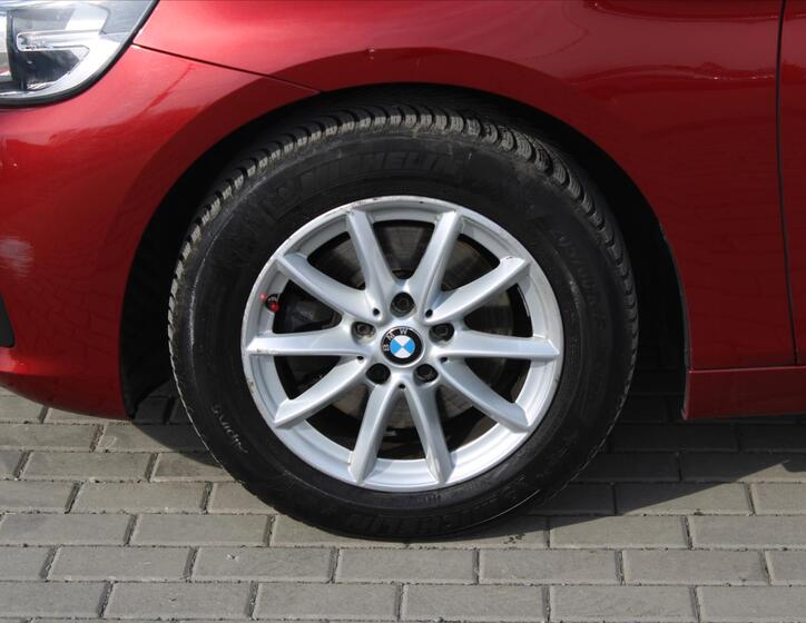 BMW Řada 2 9