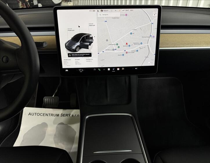 Tesla Model Y 17