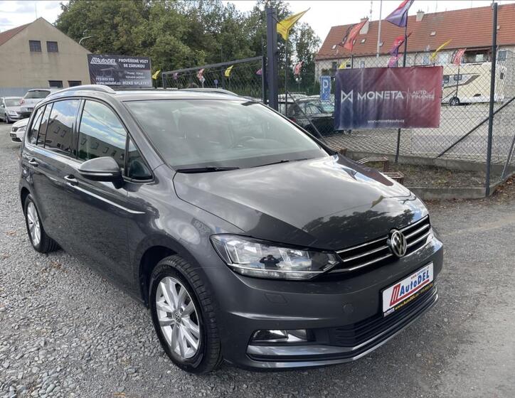 Volkswagen Touran 9