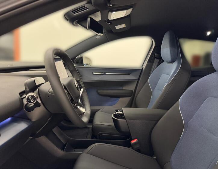 Volvo EX30 7