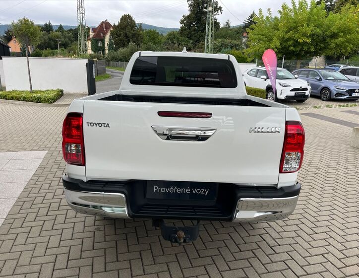Toyota Hilux 5