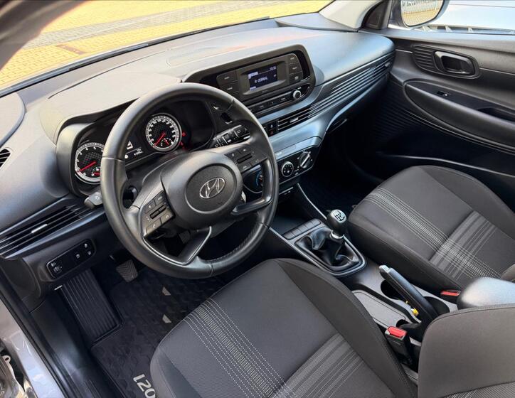 Hyundai i20 8
