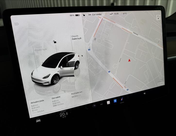 Tesla Model Y 18