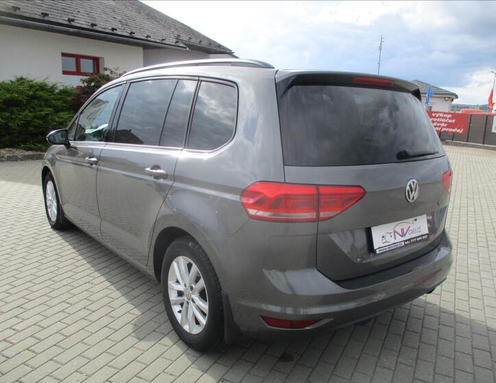 Volkswagen Touran 3
