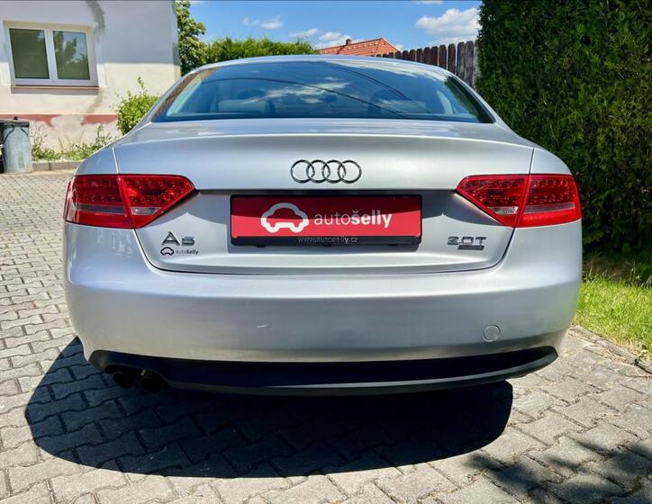 Audi A5 4